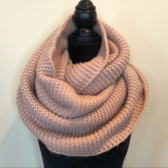 Infinity scarf π§£ blush pink